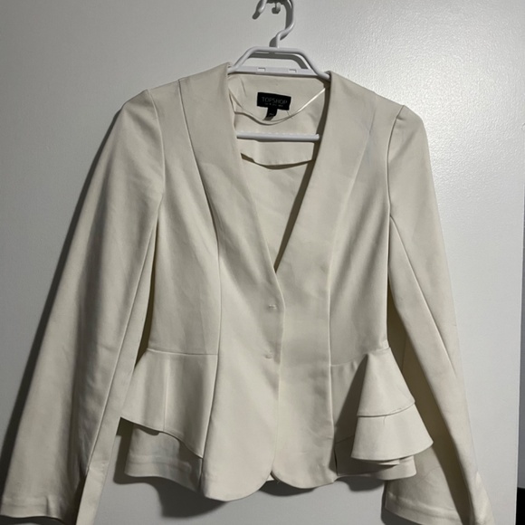 Top Shop Ruffle peplum blazer - Picture 2 of 3
